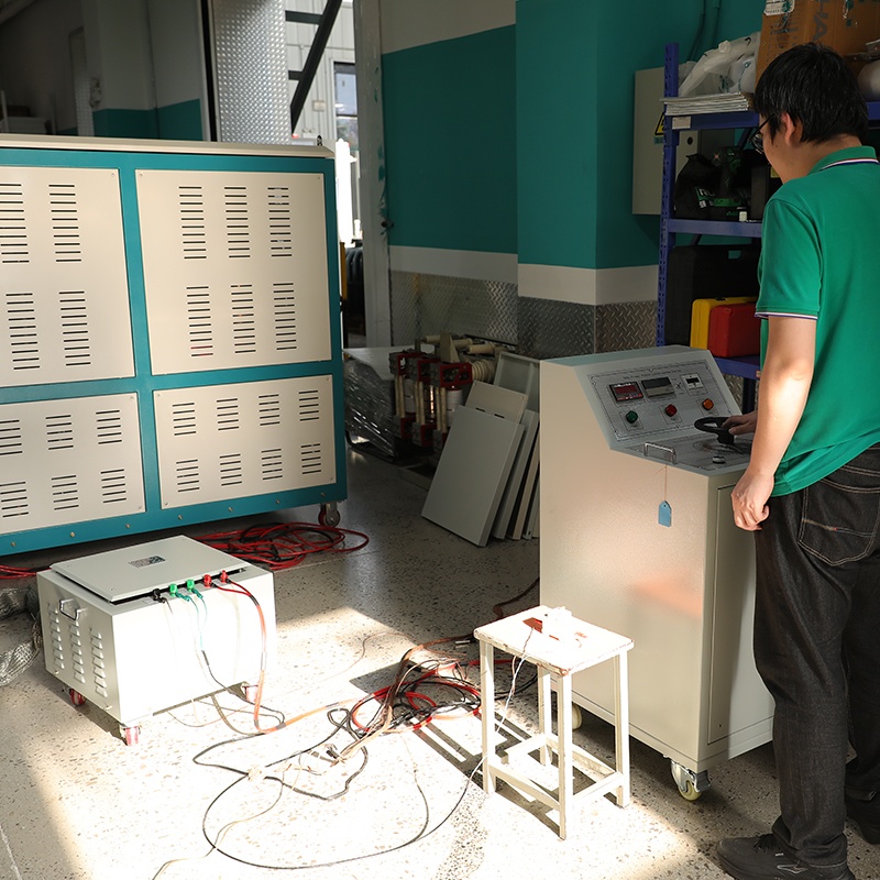 大電流發(fā)生裝置GDSL-D-5000A大電流發(fā)生裝置